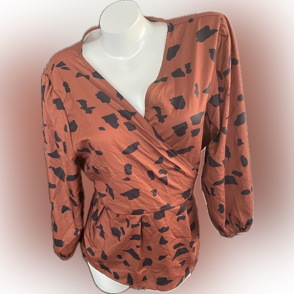 SHEIN Plus Tie Front Wrap Allover Print Blouse - Picture 2 of 4